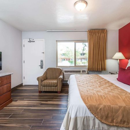 Ramada By Wyndham Near Seaworld / Mission Beach San Diego Buitenkant foto