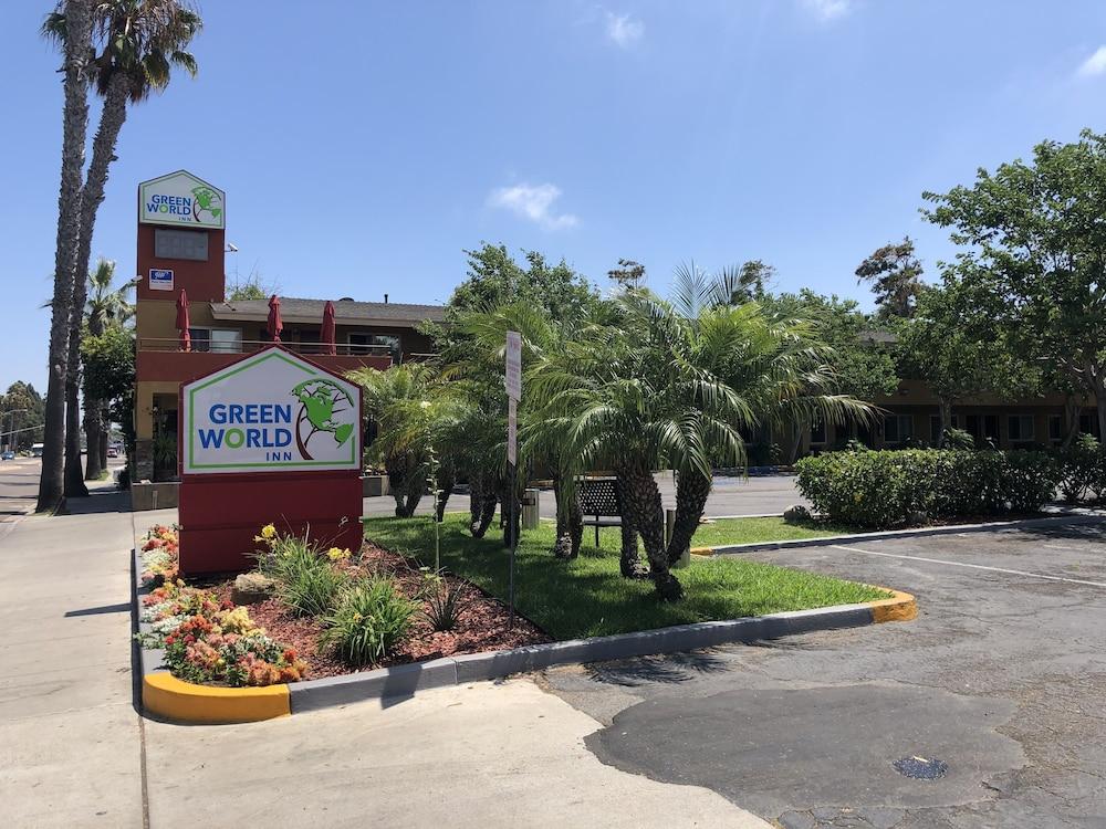 Ramada By Wyndham Near Seaworld / Mission Beach San Diego Buitenkant foto