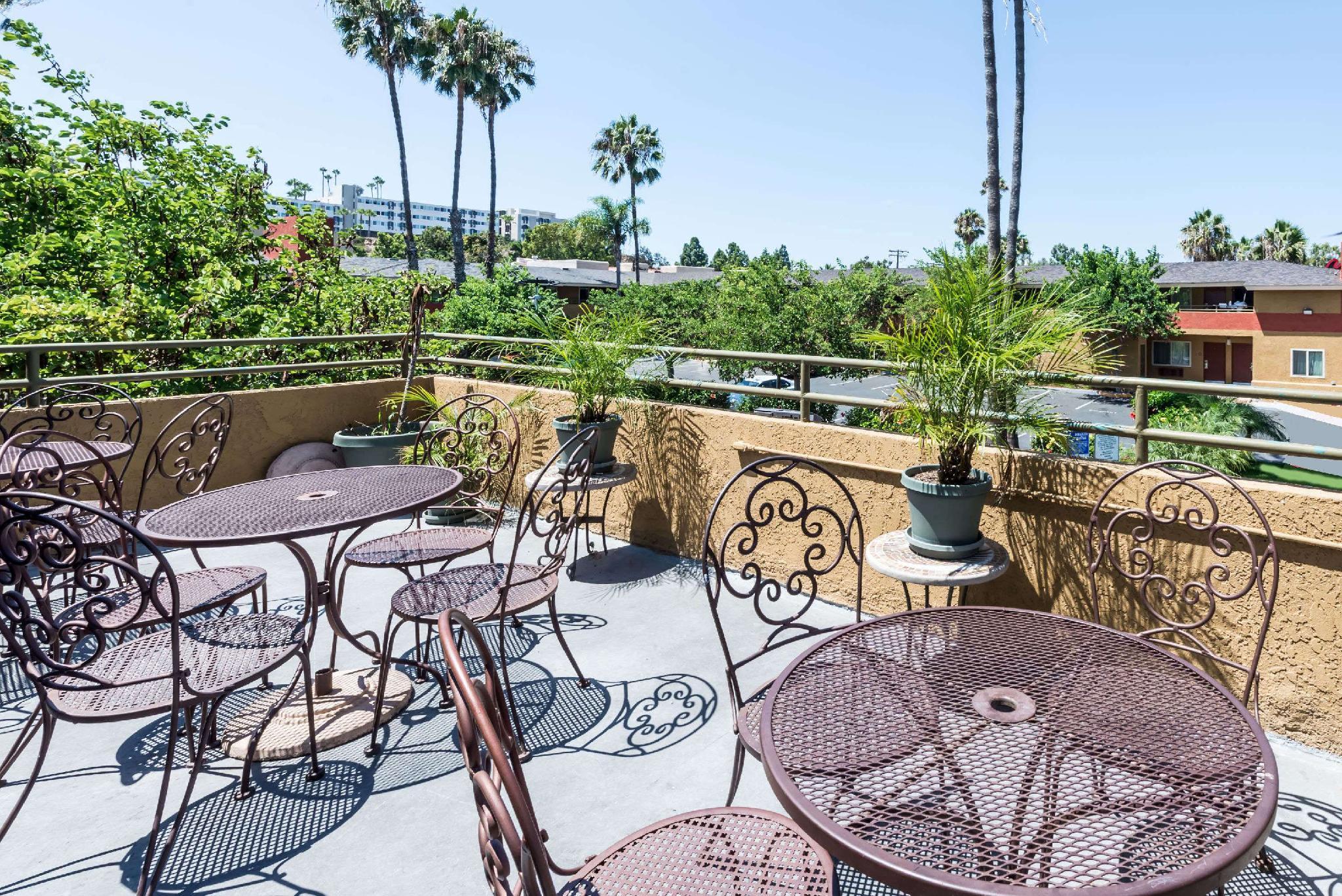 Ramada By Wyndham Near Seaworld / Mission Beach San Diego Buitenkant foto